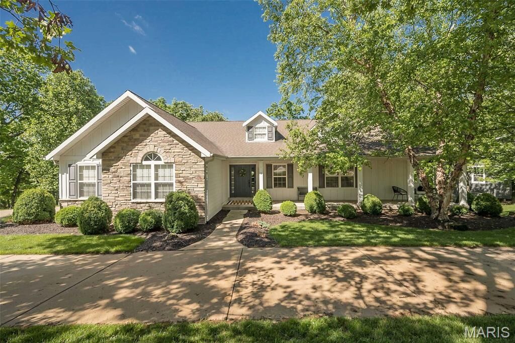 Property Photo:  1 Rockfern Court  MO 63049 