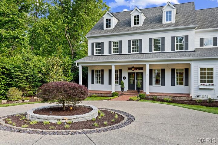 Property Photo:  4 Colonial Hills Drive  MO 63141 