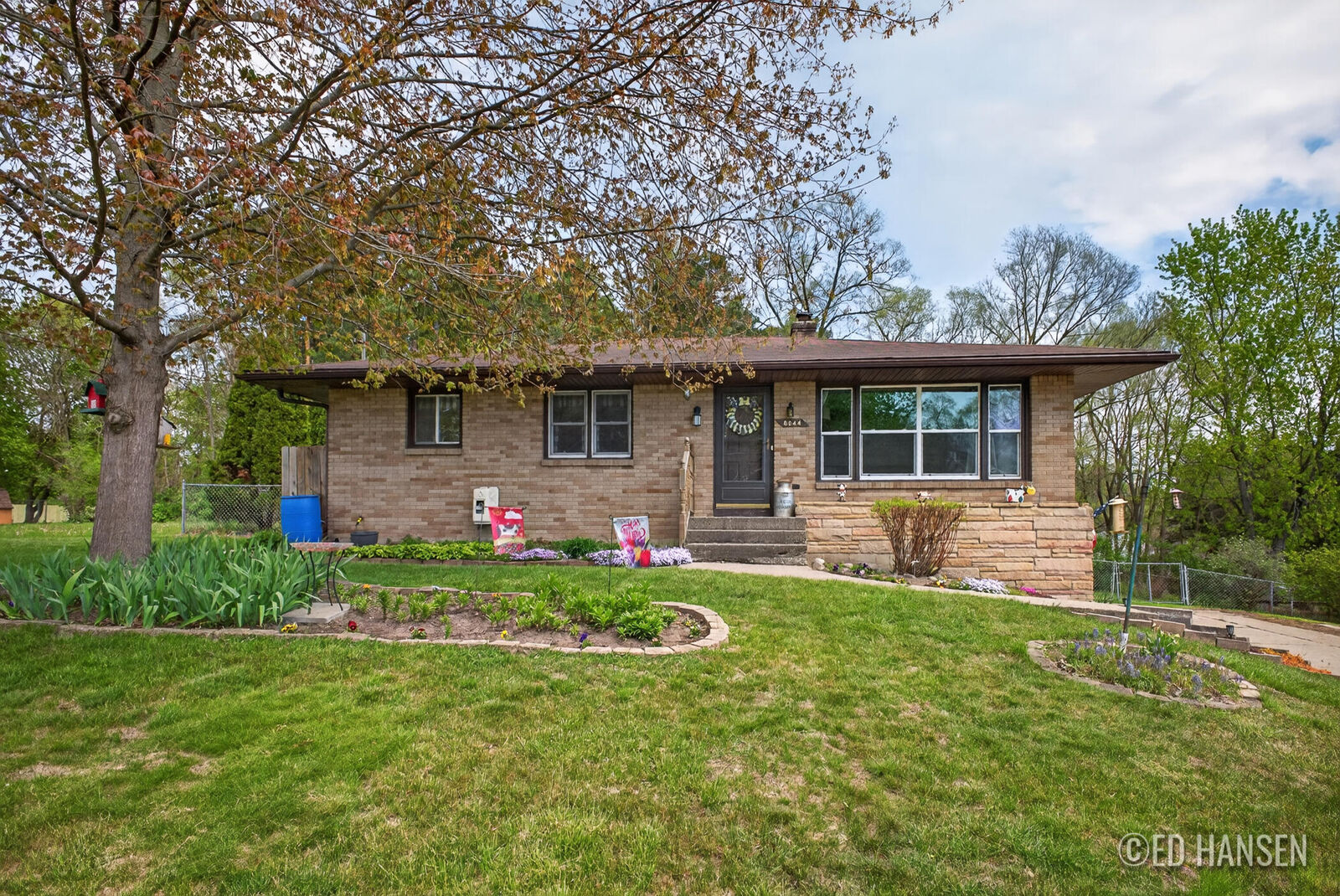 Property Photo: 6044 Belmont Avenue NE MI 49306