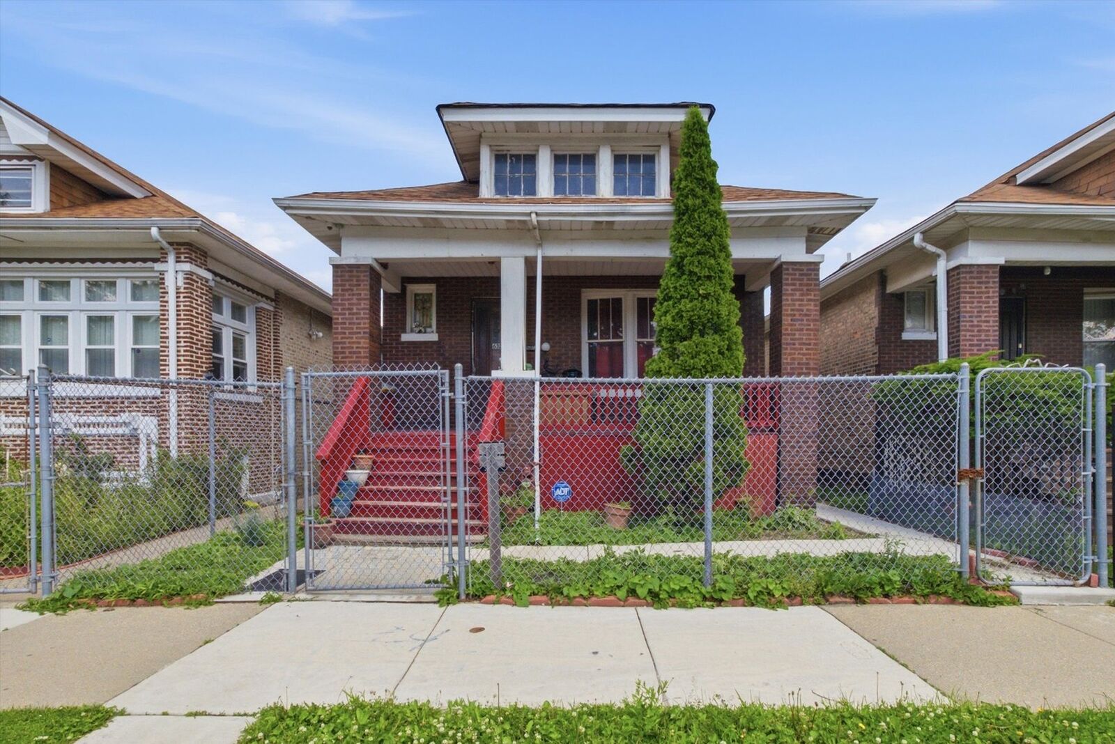 Property Photo:  6325 S Francisco Avenue  IL 60629 