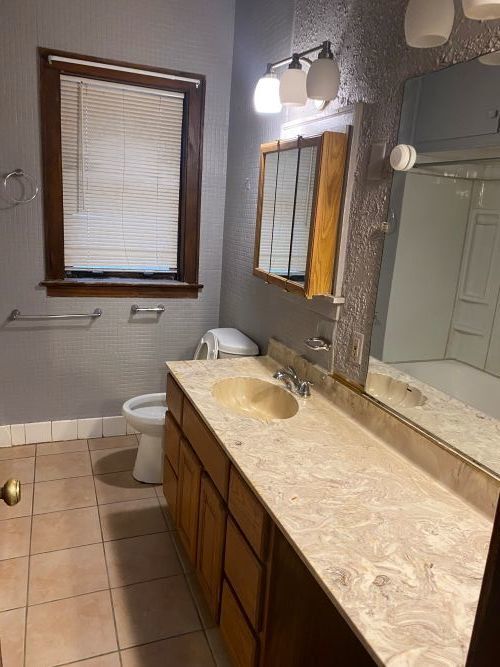 Property Photo:  10214 S State Street  IL 60628 