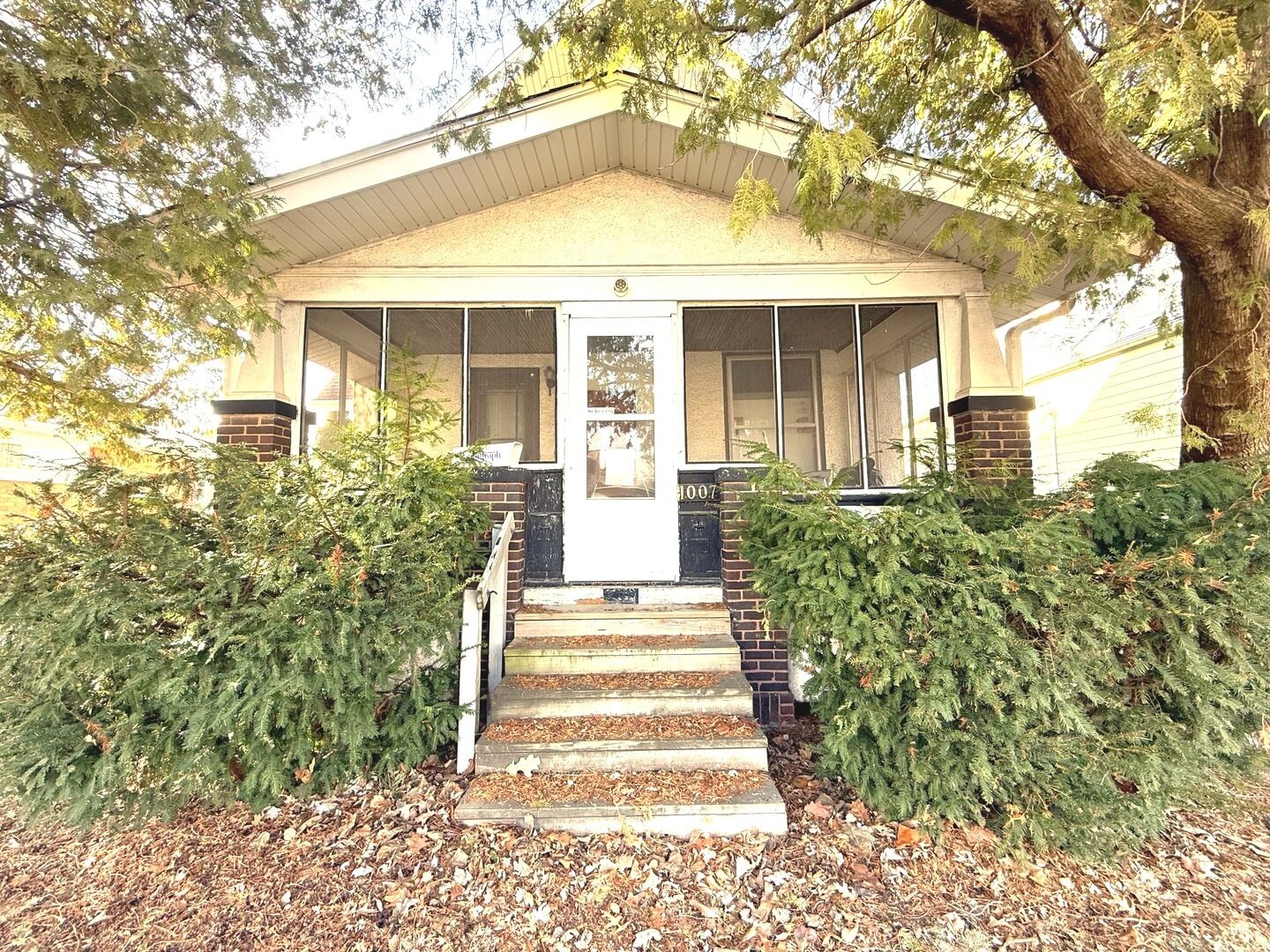 Property Photo:  1007 Low Street  IL 61701 