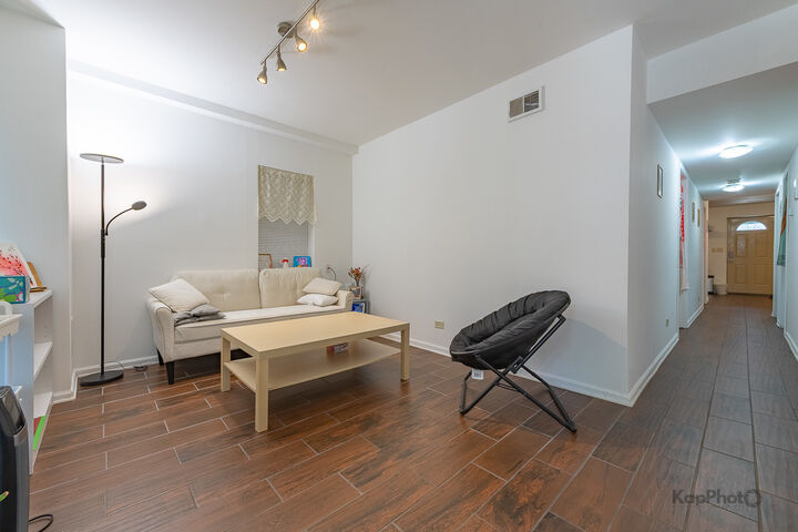 Property Photo:  2818 S Wells Street  IL 60616 