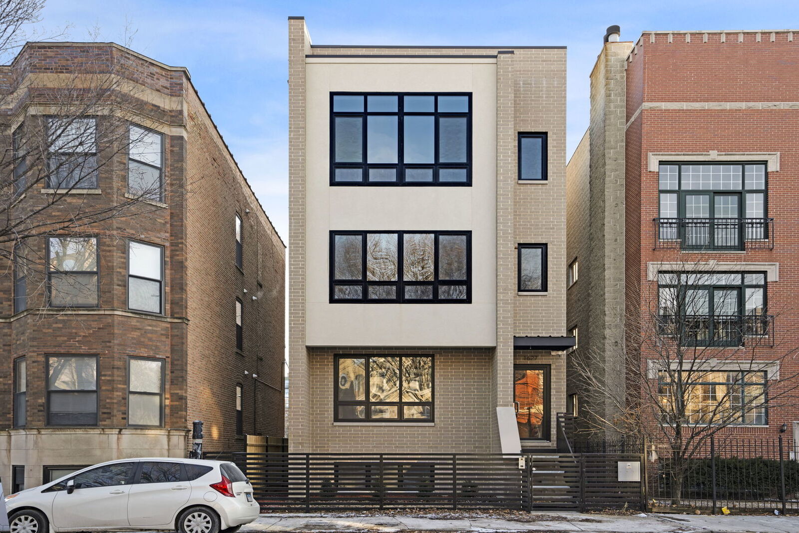 Property Photo:  1627 W Warren Boulevard 2  IL 60612 