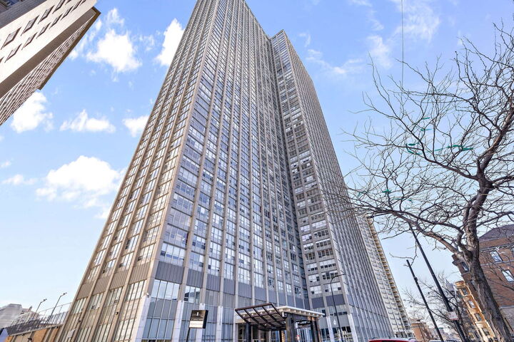 Property Photo:  655 W Irving Park Road 4406  IL 60613 