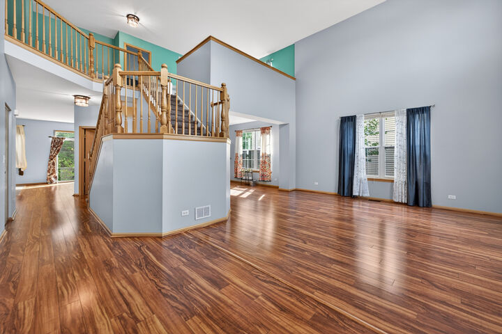 Property Photo:  746 Bluebell Lane  IL 60140 