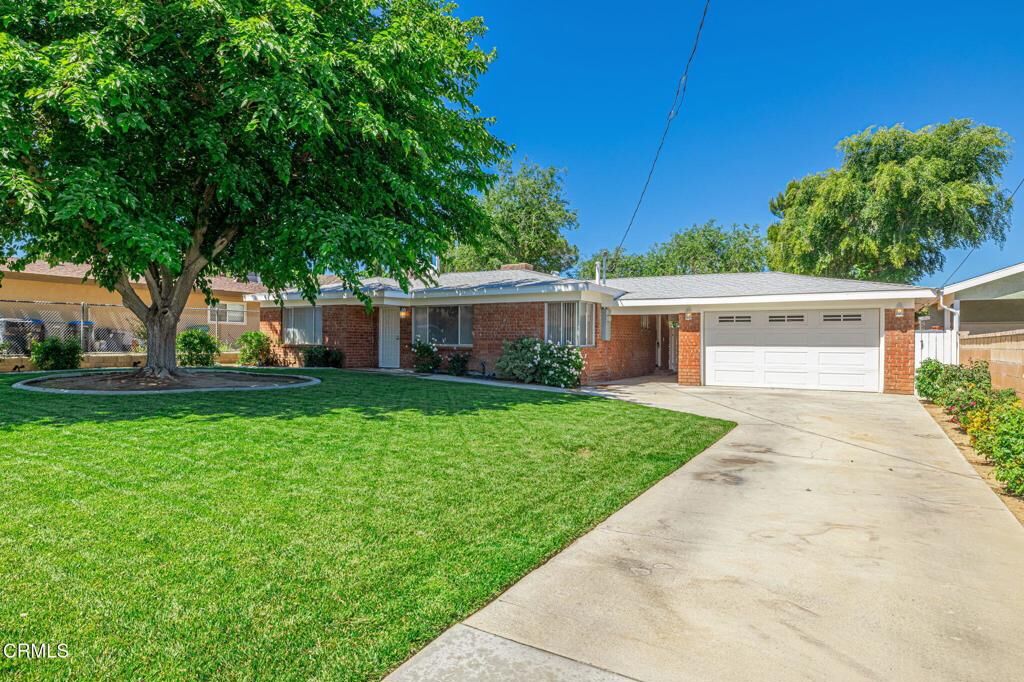 Property Photo:  41723 55th Street W  CA 93536 