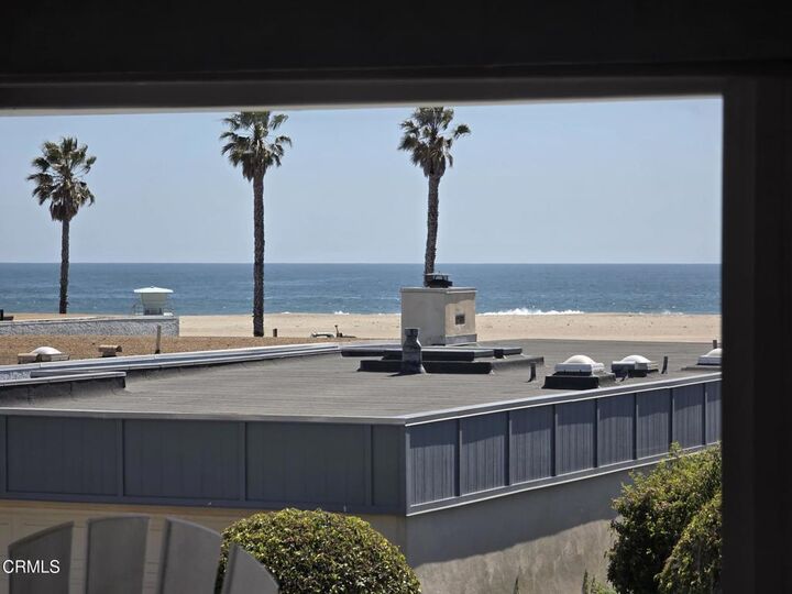 Property Photo:  258 Whitecap Court  CA 93041 