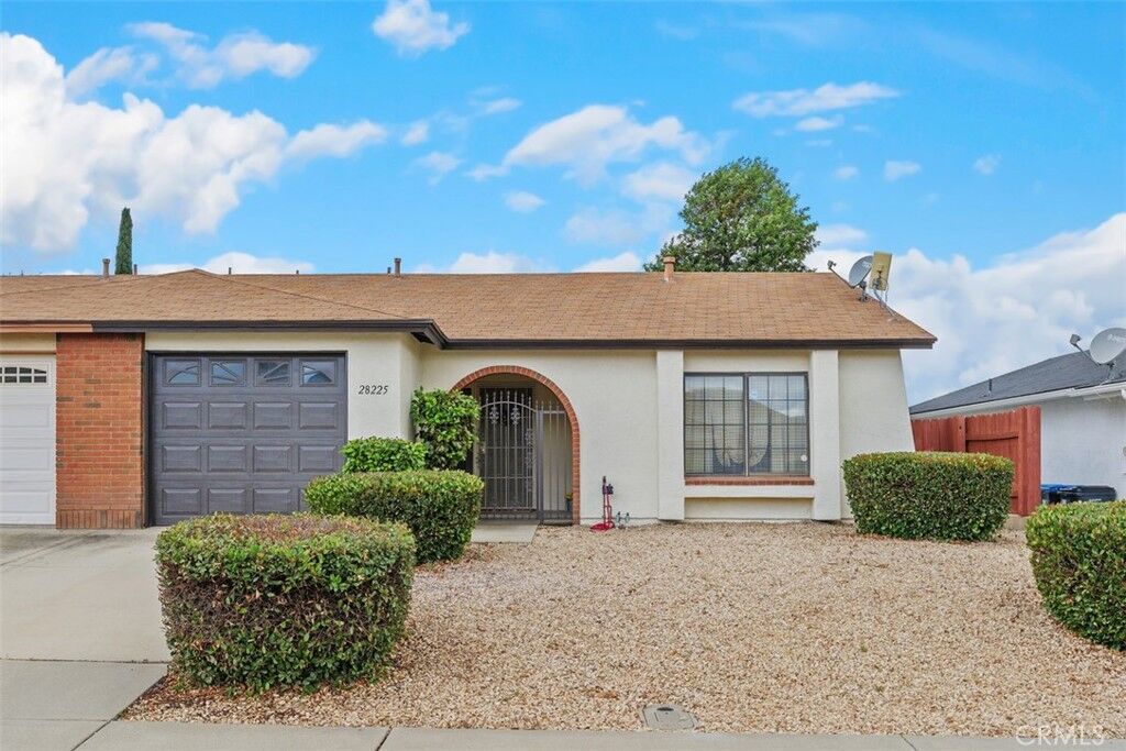 Property Photo: 28225 Calle Gaviota CA 92586
