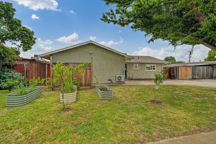 Property Photo:  1512 32nd Avenue  CA 95822 