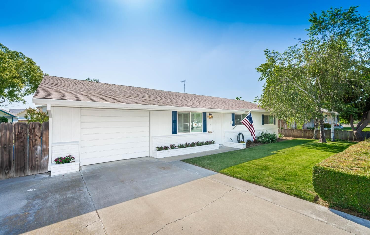 Property Photo:  408 1st Street  CA 95912 