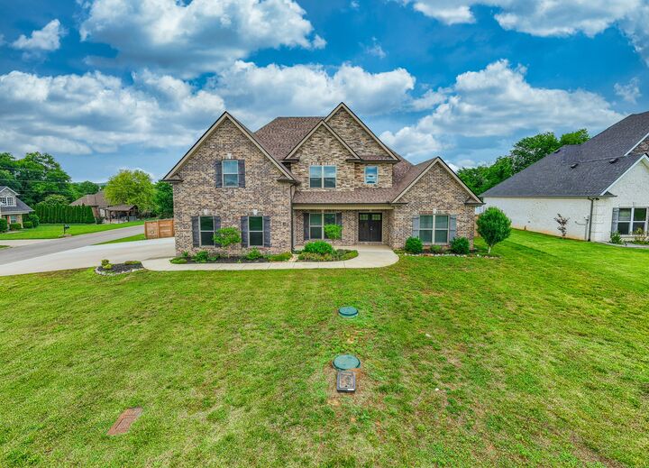 Property Photo:  1103 Escalade Ct  TN 37085 