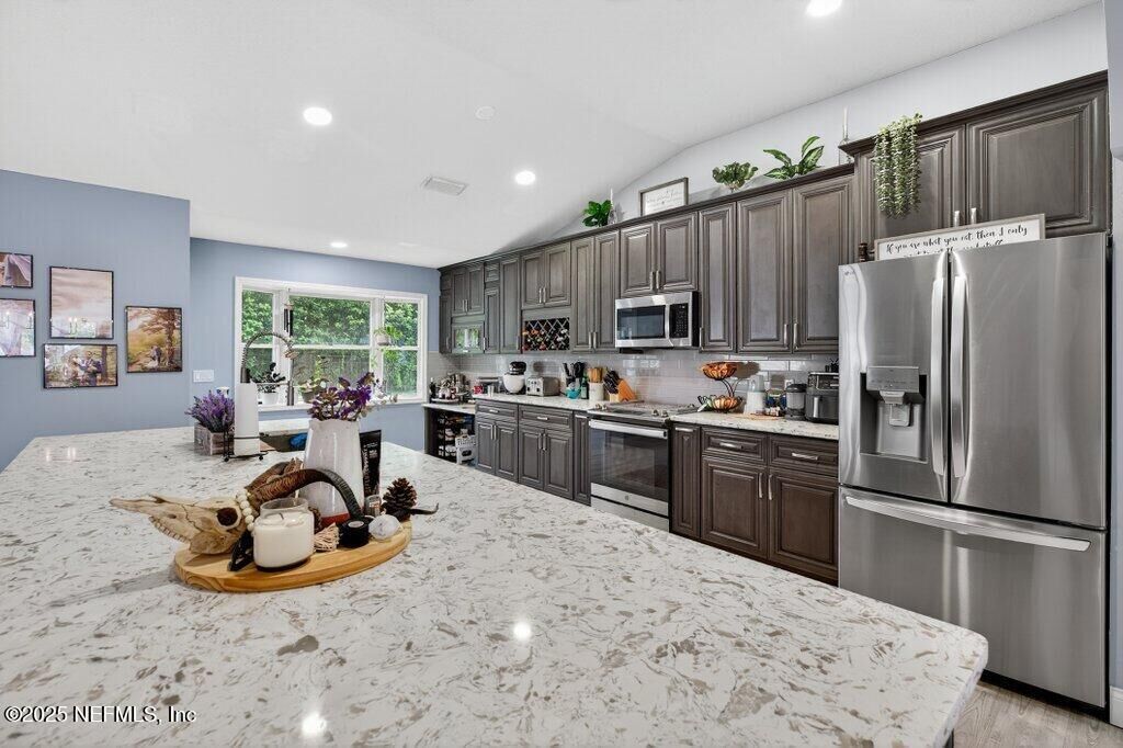 Property Photo: 7 Winterberry Place FL 32164