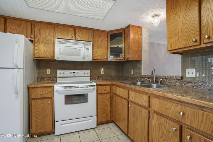 Property Photo:  3517 Peeler Road 23  FL 32277 