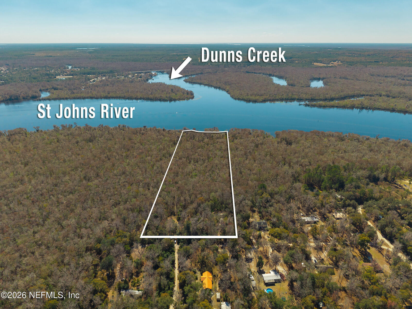 Property Photo: 121 Panther Trail FL 32177