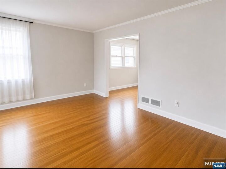 Property Photo:  93 Bank Street 2  NJ 07407 