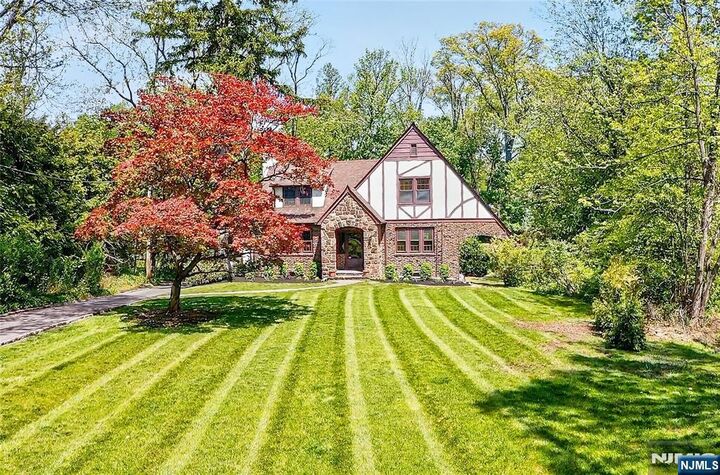 Property Photo:  184 Old Short Hills Road  NJ 07078 