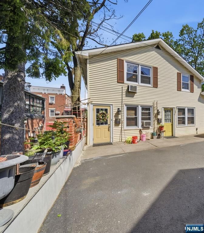 Property Photo:  386 Kinderkamack Road  NJ 07649 