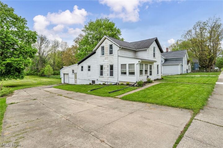 Property Photo:  262 E Walnut Street  OH 44281 