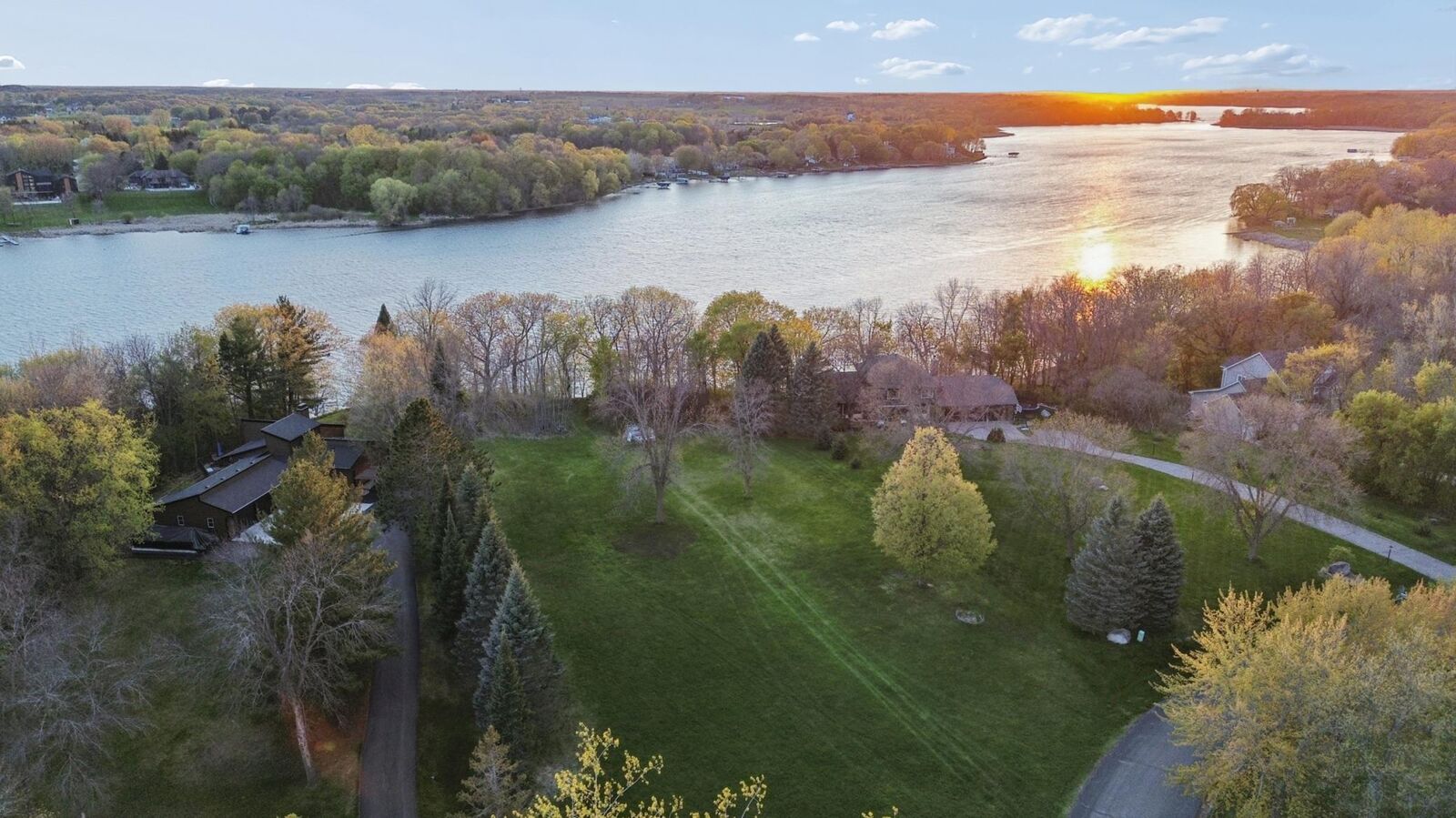 Property Photo:  5125 Fern Drive  MN 55357 