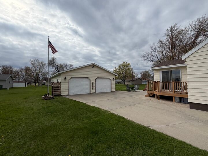 Property Photo:  515 Oak Street N  MN 56378 