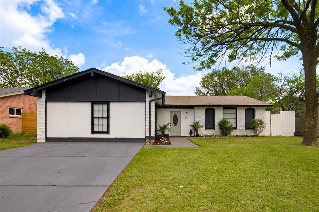 Property Photo:  1330 Willowbrook Street  TX 75134 