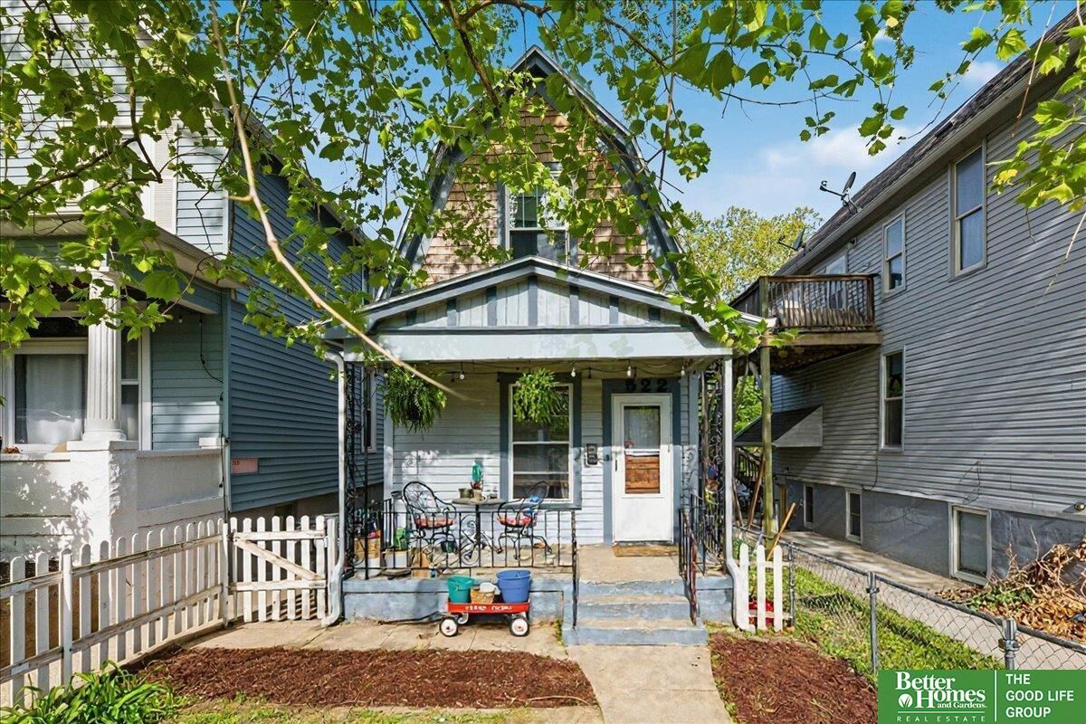 Property Photo:  522 N 32nd Street  NE 68131 