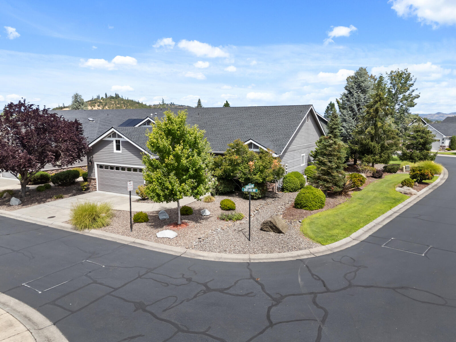 Property Photo:  115 Sandridge Way  OR 97524 