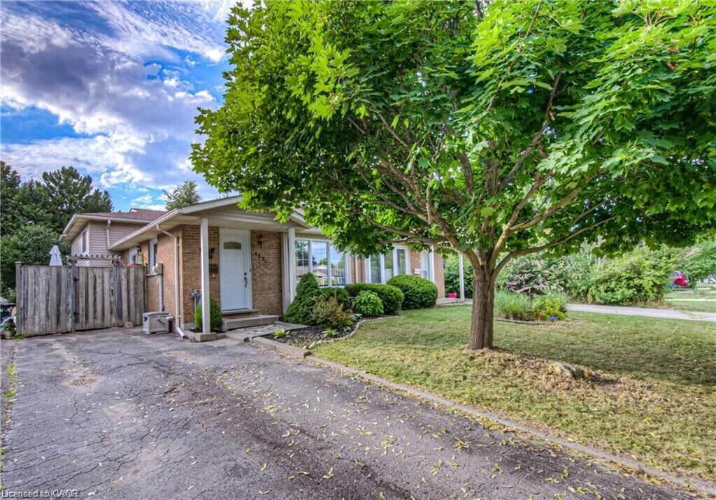 Property Photo:  483 Kingscourt Drive A  ON N2K 2X9 