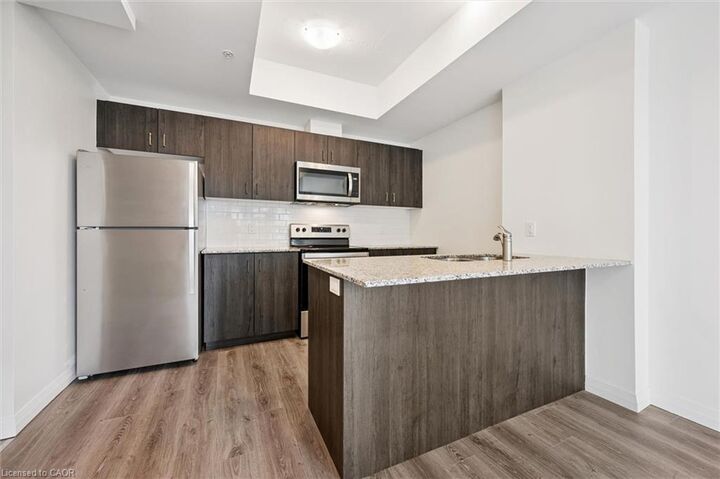Property Photo:  108 Garment Street 1801  ON N2G 3B8 