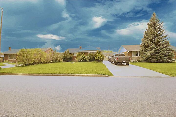 Property Photo:  51 Glengarry Road  ON L2T 2V4 