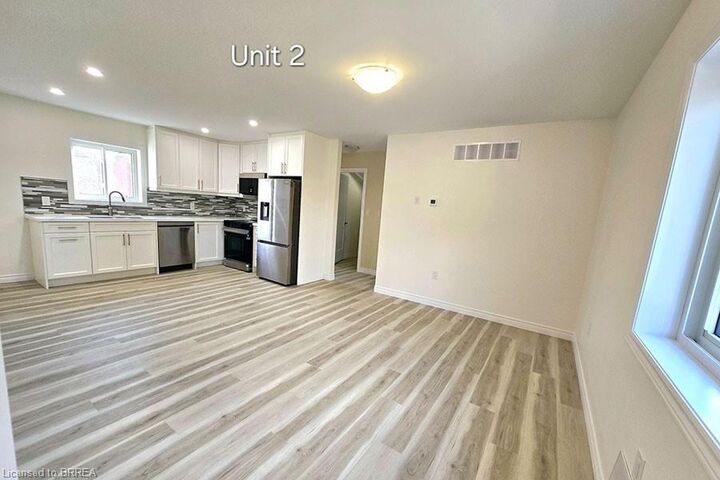 Property Photo:  289 Chatham Street B  ON N3S 6G3 