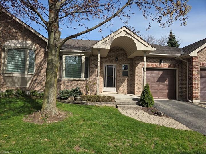 Property Photo:  47 Greentrail Drive  ON L0R 1W0 