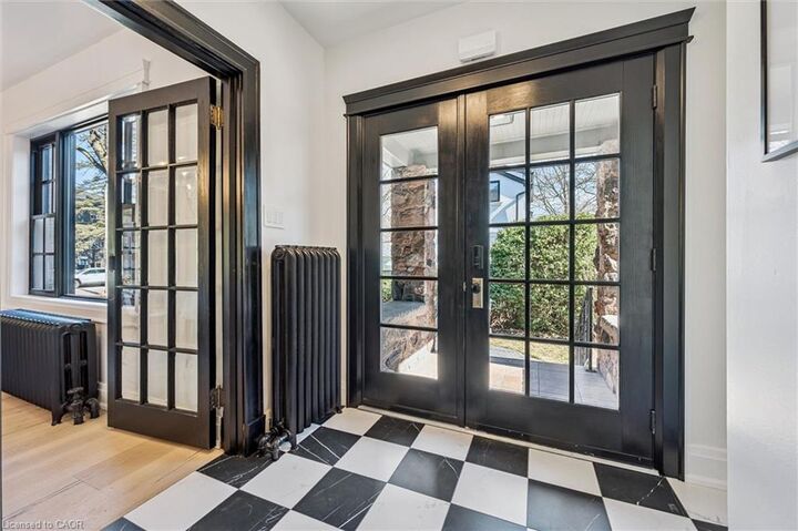 Property Photo:  87 University Avenue W  ON N1G 1P1 