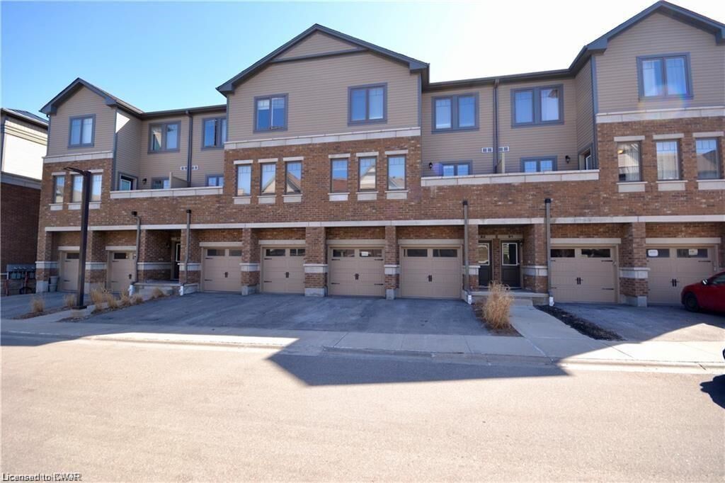 Property Photo:  1112 Fairway Road North Road B  ON N2A 0J3 