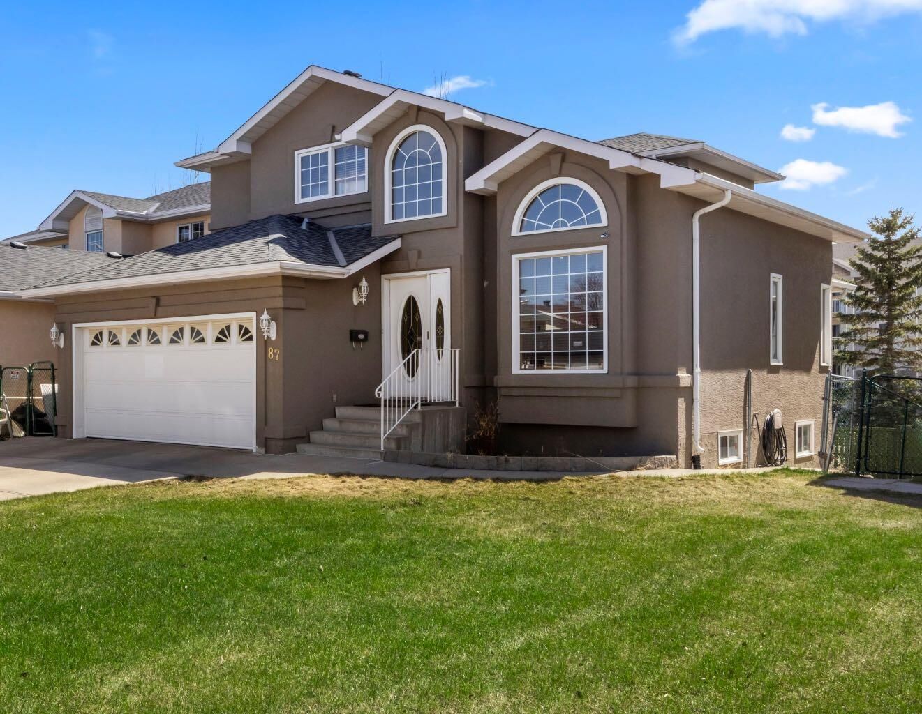 Property Photo:  87 Applefield Close SE  AB T2A 7R1 
