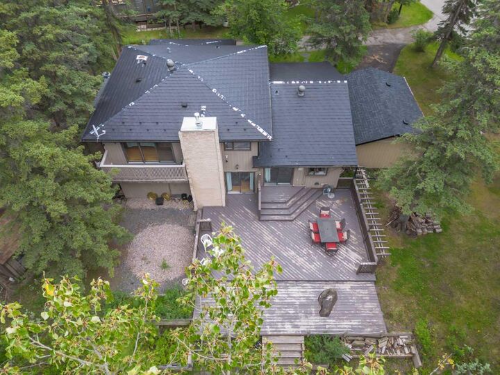 Property Photo:  51 Redwood Meadows Drive  AB T3Z 1A3 