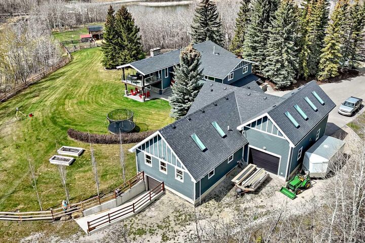 Property Photo:  24185 Meadow Drive  AB T3R 1A7 