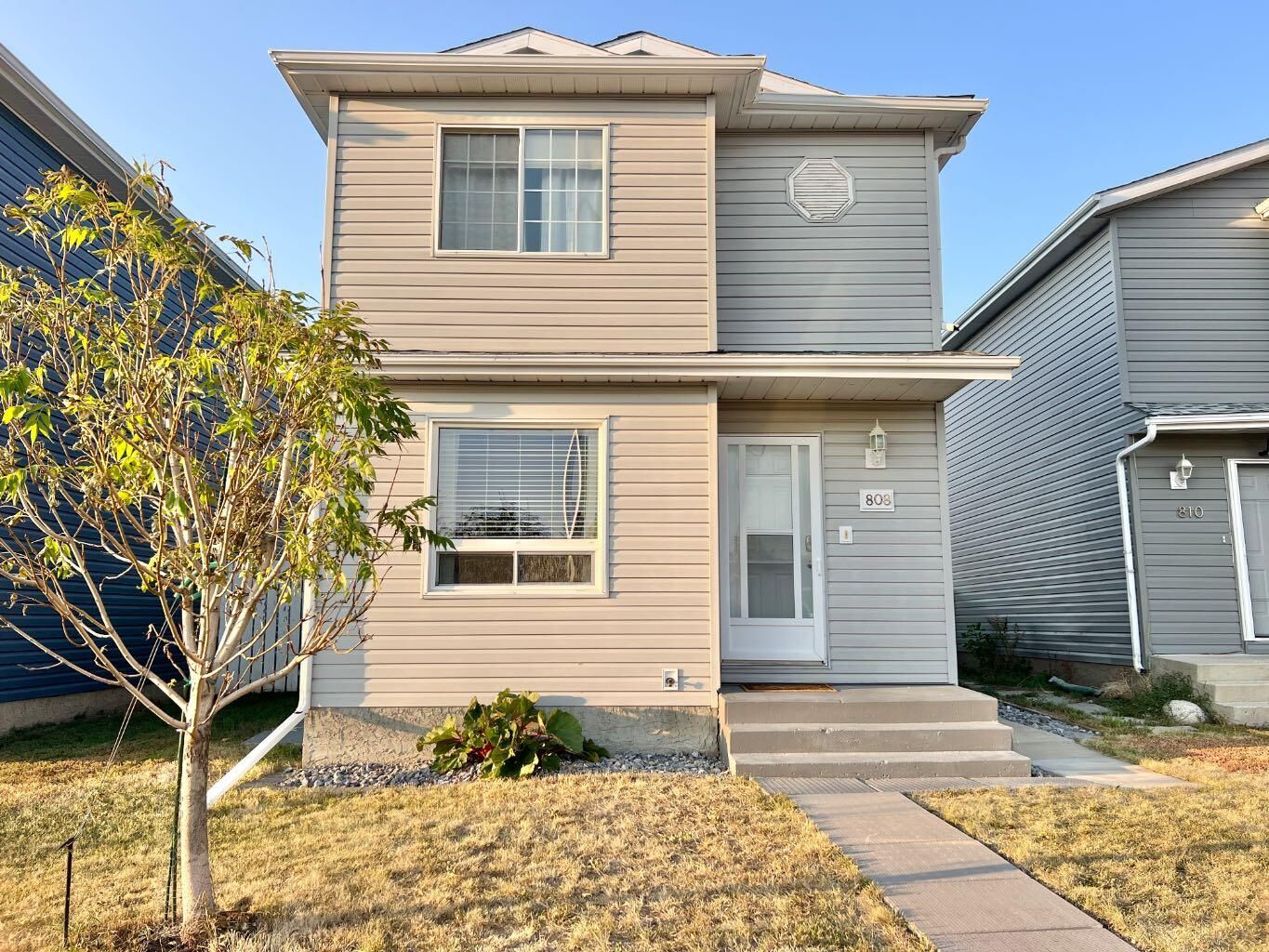 Property Photo:  808 Birchwood Close  AB T0J 0Y6 
