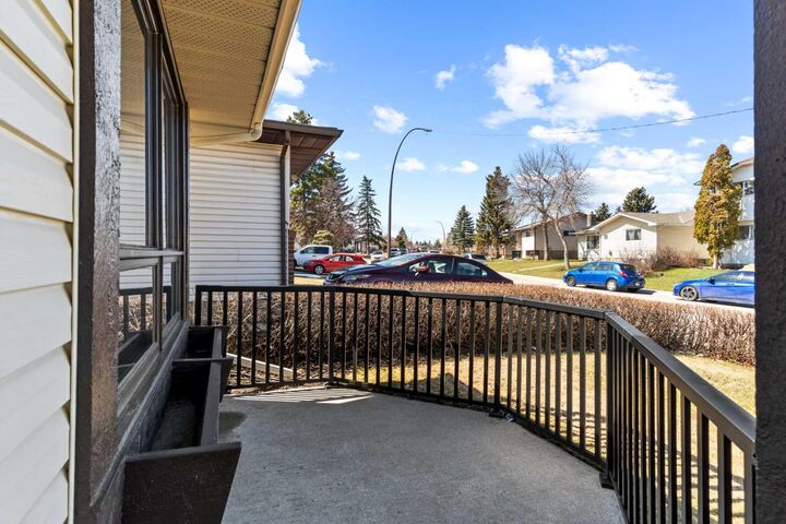 Property Photo:  5811 Templehill Road NE  AB T1Y 4C1 