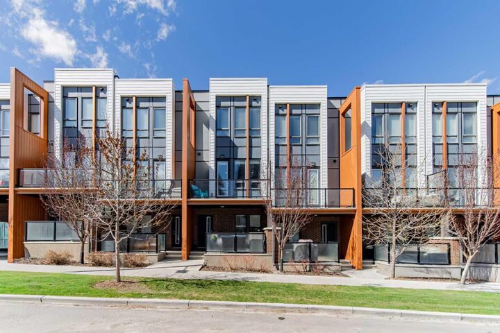 Property Photo:  4020 Norford Avenue NW  AB T3B 6G6 