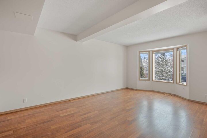 Property Photo:  11 Ellenwood Drive  AB T4R 2E3 