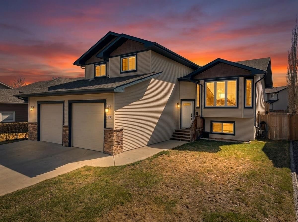 Property Photo:  25 Pioneer Way  AB T4M 0E4 