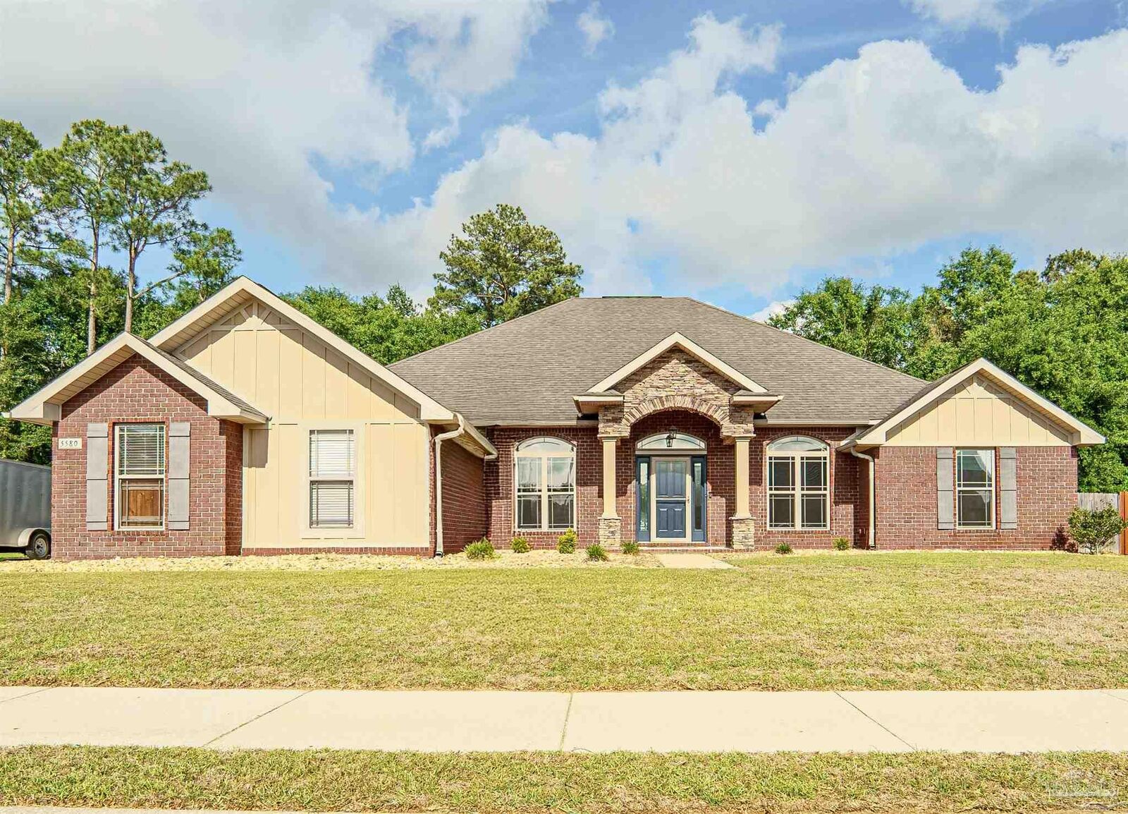 Property Photo: 5580 Madelines Way FL 32571