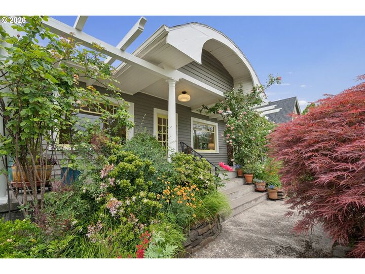 Property Photo:  3127 NE Mason St  OR 97211 