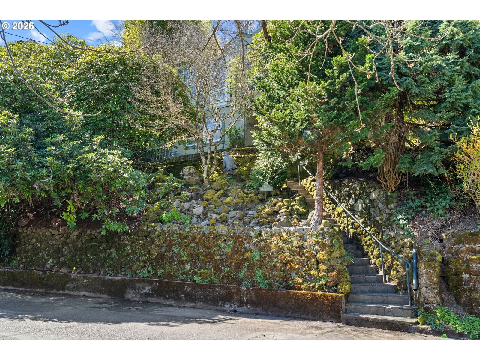 Property Photo: 2647 SW Talbot Rd OR 97201