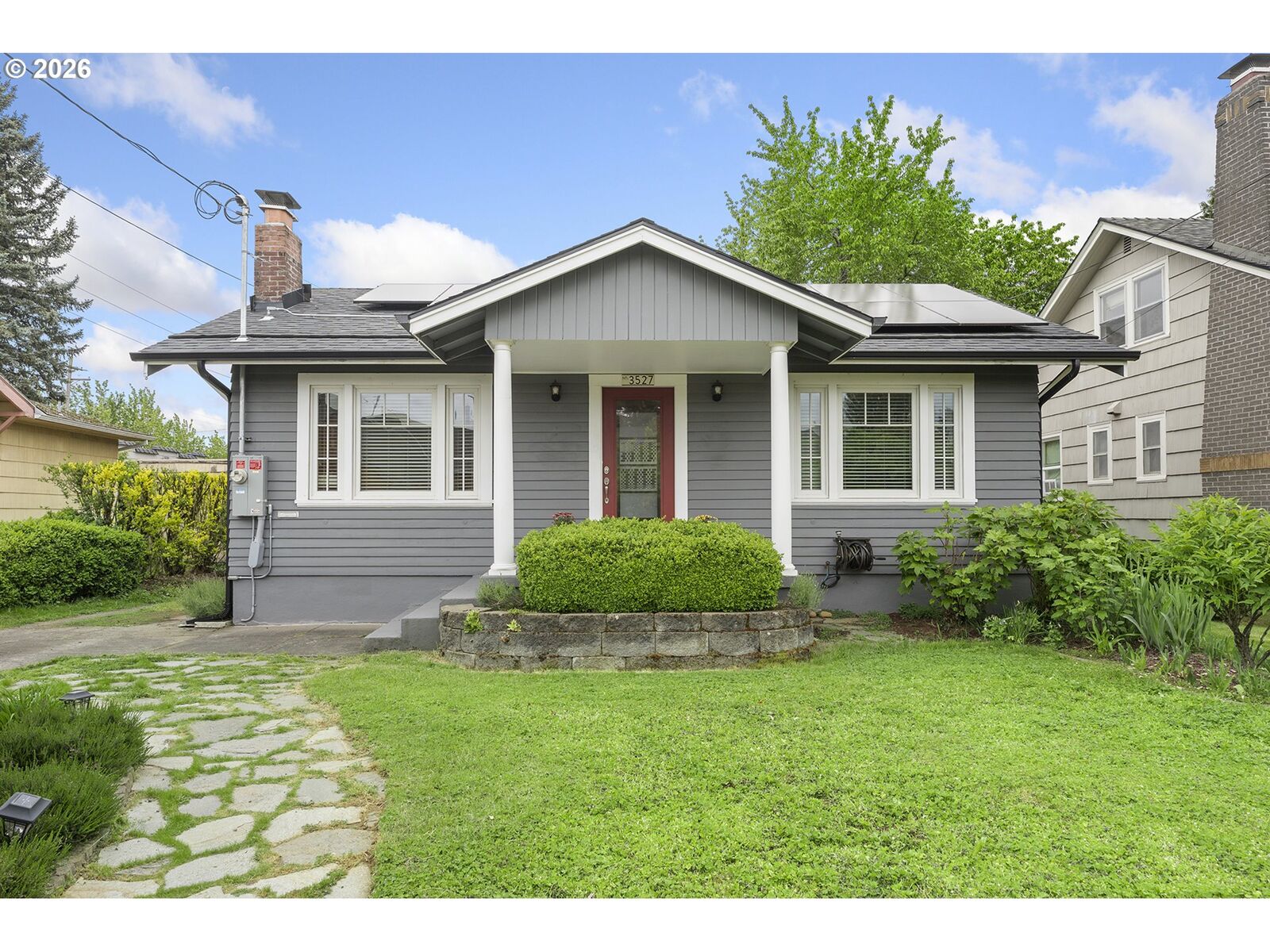 Property Photo:  3527 NE 71st Ave  OR 97213 
