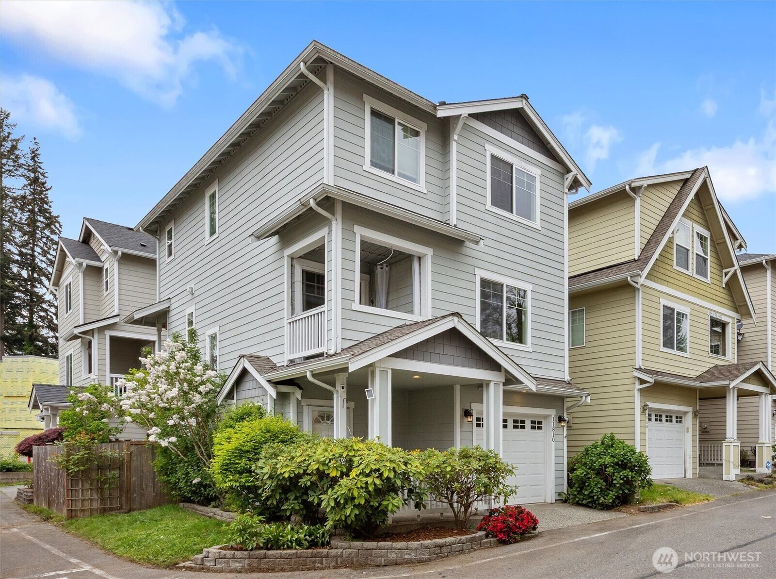 Property Photo:  11810  14th Avenue W 14  WA 98204 