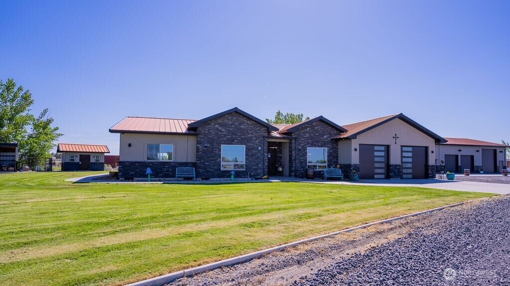 Property Photo:  3962  Road F  NE  WA 98837 