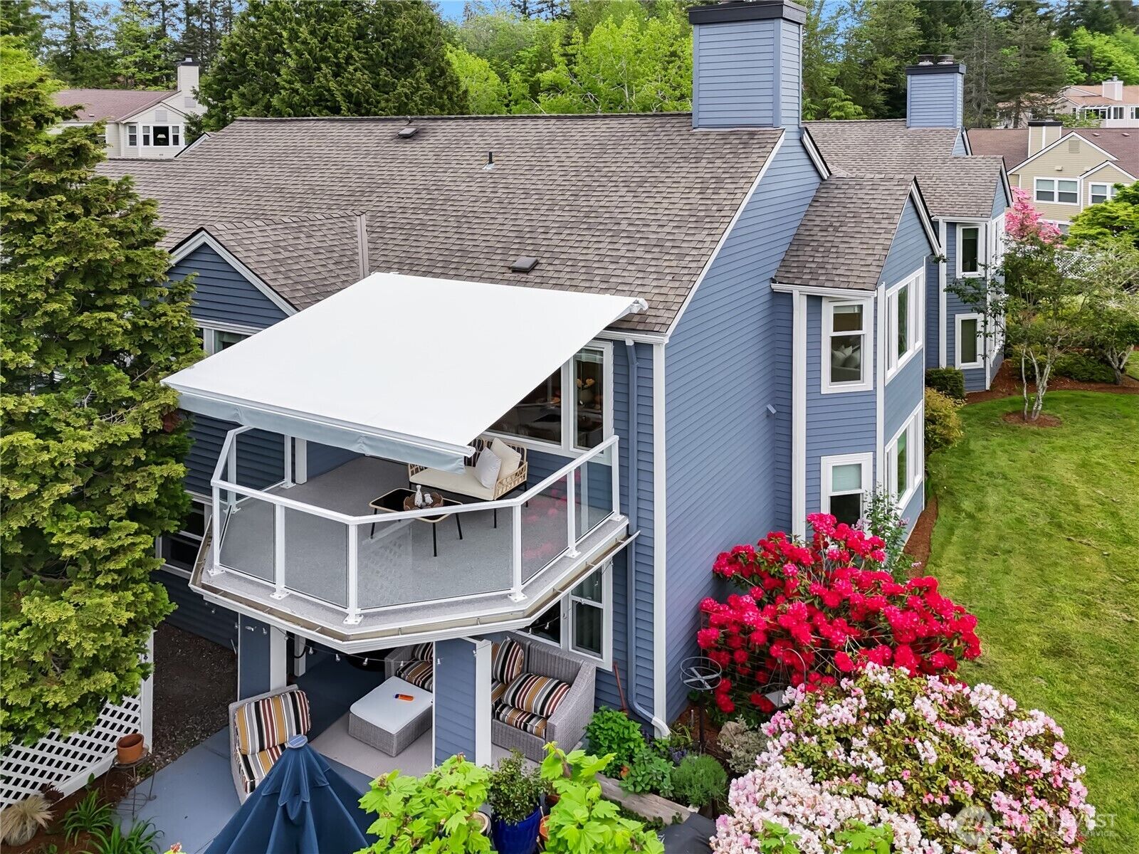 Property Photo:  22471 SE 42nd Terrace 2204  WA 98029 
